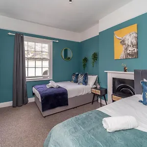 Seafront Three Bedroom House With Court Yard Sleep 8 Guests Apartment Brighton